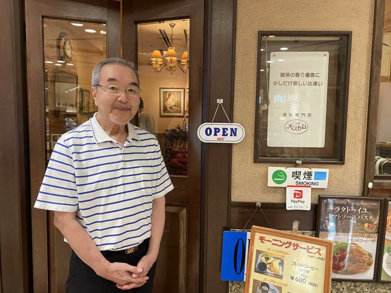 Fukuoka_leapup's tweet photo. 🆕#博多バスターミナル で46年。「Cafeバンカム」は古き良き時代の面影が残る珈琲専門店【#福岡市博多区】

☕️マスターの「好きなもの」に囲まれた店内空間

🥪人気の「モーニングサービス」と4種類の自家製ランチ
🍮ネルドリップコーヒーとも相性良し「濃厚プディング」
https://t.co/L0LfkJVrUo https://t.co/PcCrVCUbv0