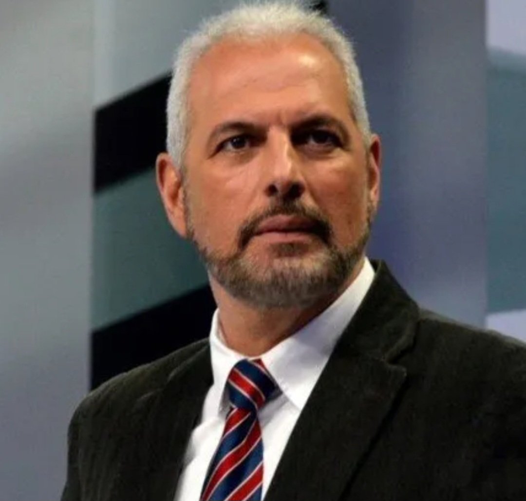 juanvillalbapy's tweet photo. Estamos cansados de los cagones, en la p..ta vida nos vamos olvidar del penal que fallaste Churin! Ándate y dedícate a jugar a las muñecas! Zapag, no tenes dignidad ni hambre de gloria... Inútil. MANOLO, te sigue asustando la presion? Otro cagon!
@CCP1912oficial @dchurin https://t.co/oYo4uEyDqO