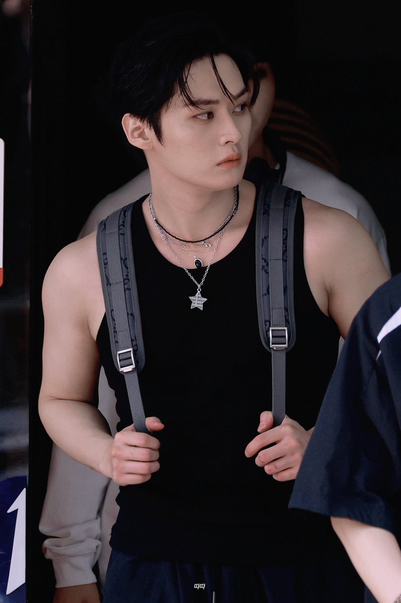 minminninini's tweet photo. #리노 https://t.co/qjKUDqvMy7