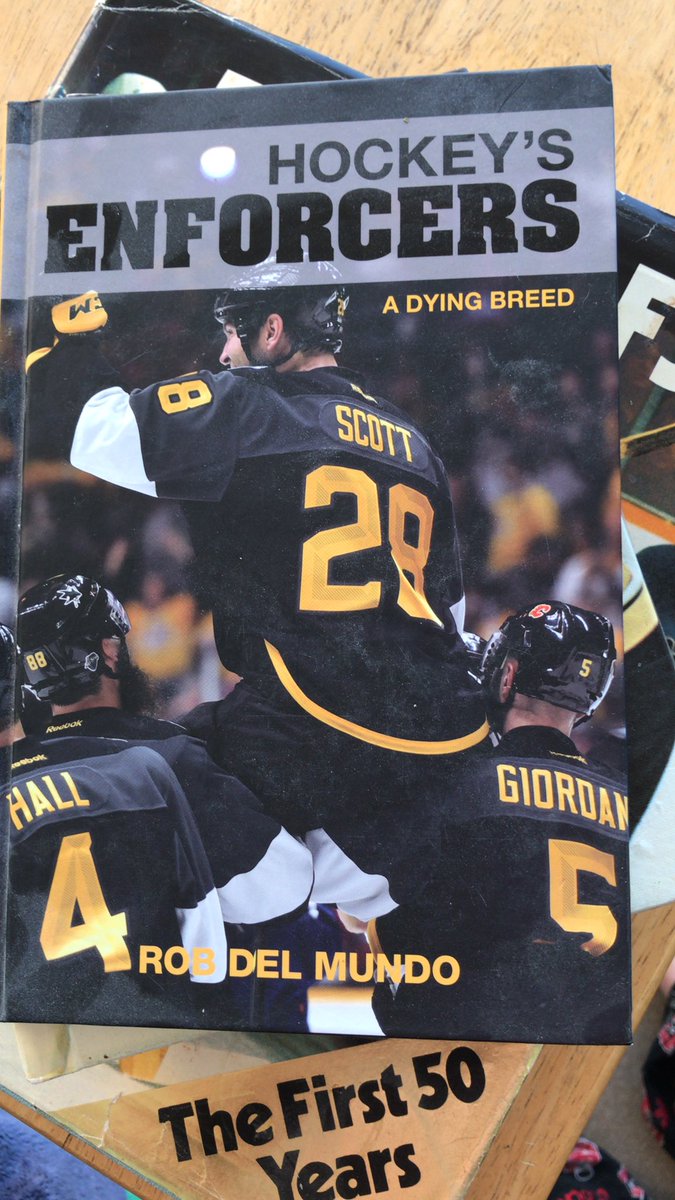 daveyboy604's tweet photo. @hockeyesque @JeffMarek #TeamMarek ,., have been considering a tribute account titled ‘Jeff Marek’s Bookshelf’ for about a year ,., It would feature both books I’ve seen behind JM as well as books I hope he has https://t.co/6pEATiqipH