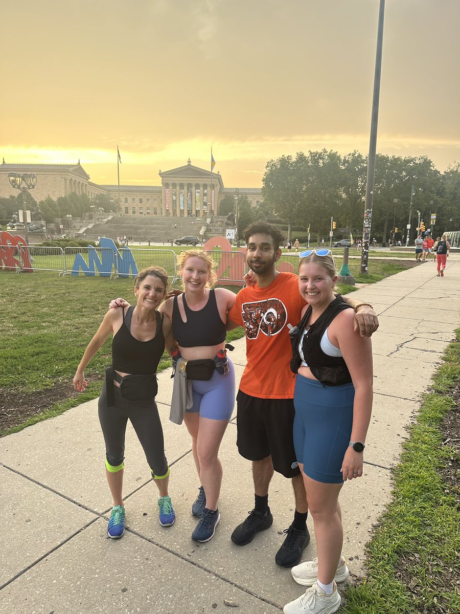 5 mi run with the Thurs night run club ✅ beautiful evening outside!