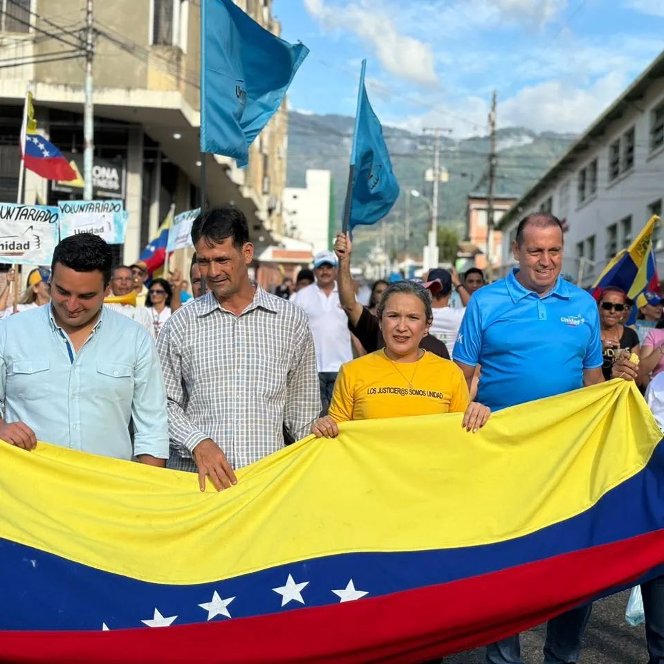 UnidadTachiraVE's tweet photo. Gran cierre de campaña del municipio Ayacucho en apoyo a nuestro candidato Edmundo Gonzalez y nuestra lider Maria Corina.

#TachiraConEdmundo #VenezuelaConEdmundo #VamosAGanar https://t.co/2z5yuBOPtA