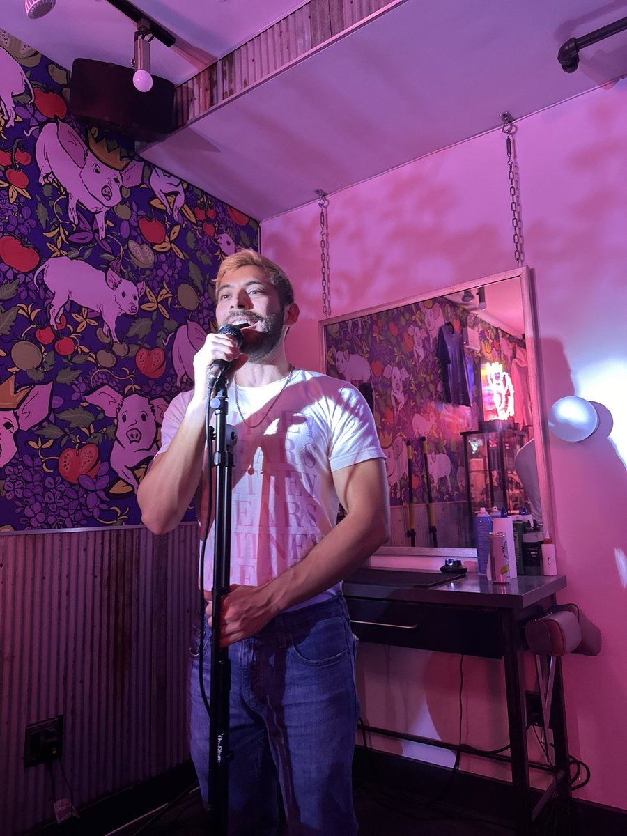 mateo’s bird app page tweet media