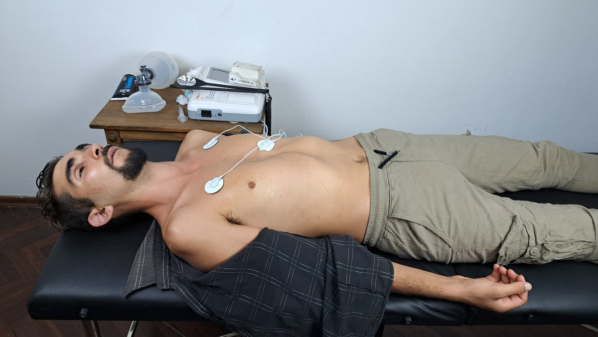 NickCpranddefib's tweet photo. Pincén is at the doctor’s office, brought in by his friends. Dr. Rodriguez decides to use him for his experiments.
Preview: https://t.co/bYbSkBgO3v
Full version: https://t.co/fMKty1zV0U

#party #experiment #injection  #resus #CPR  #defib #ambubag #doctor #patient https://t.co/imLHP2DjMQ