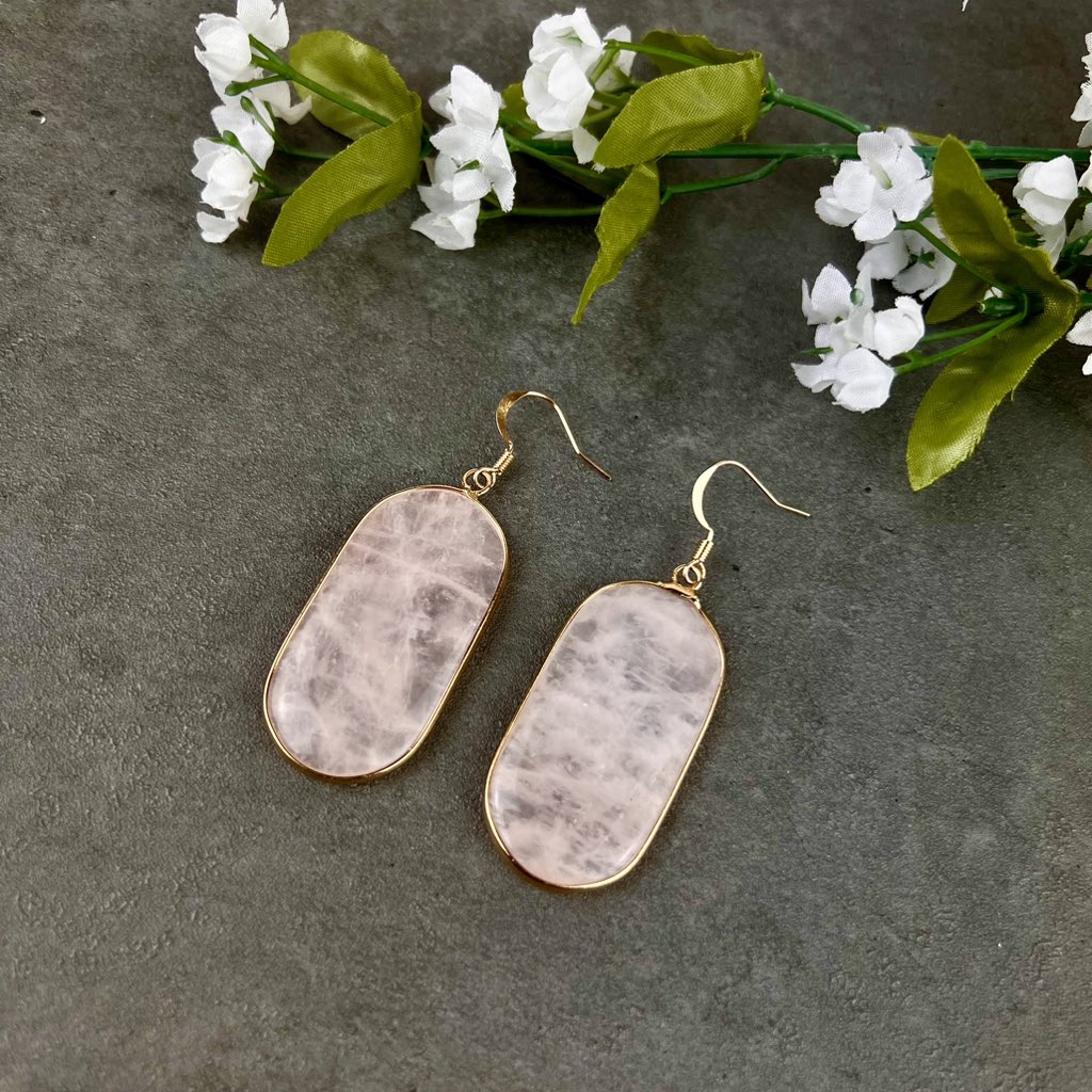 Lotuscreationus's tweet photo. Natural Rose Quartz Earrings ✨ 
#lotuscreationsus #natural #gemstone #handmadejewelry #earrings #etsyhandmade #trendy #jewelry #etsyproducts #etsyusa https://t.co/gf7Ox2HRSp