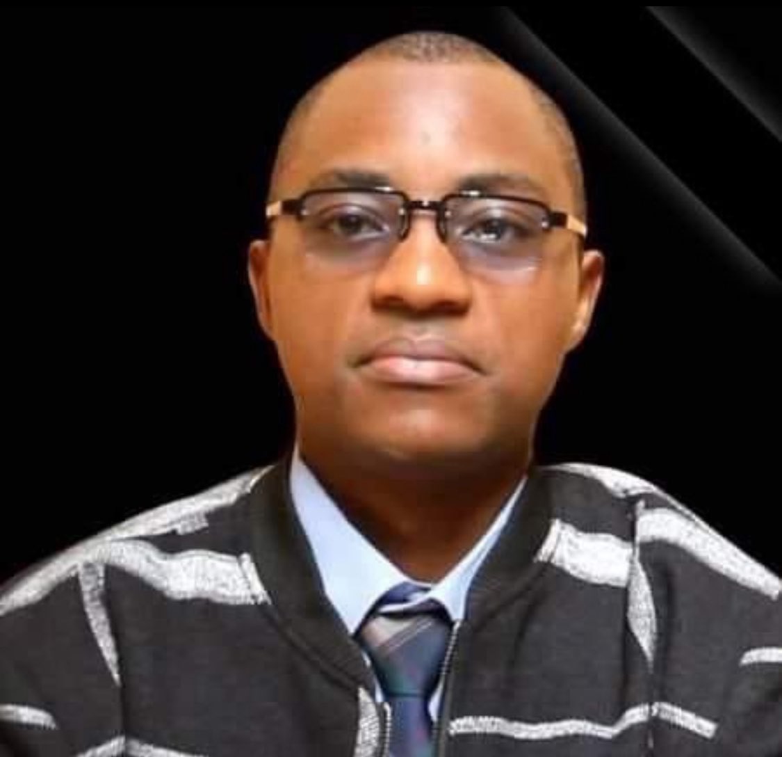 Patriote257's tweet image. Banyarwanda canecane mwebwe  @rpfinkotanyi, ubu rero ivy'uyu musore mwabigize akamizwe n'ingoma. Arihe #Koffi ? 

Kubera ko yavuze ko ingabo z'Uburundi muri RDC zirangura neza imirimo yazo, akavuga ko akunda Uburundi nivyo vyotuma mumwirenza ? Amaraso yiwe abahame