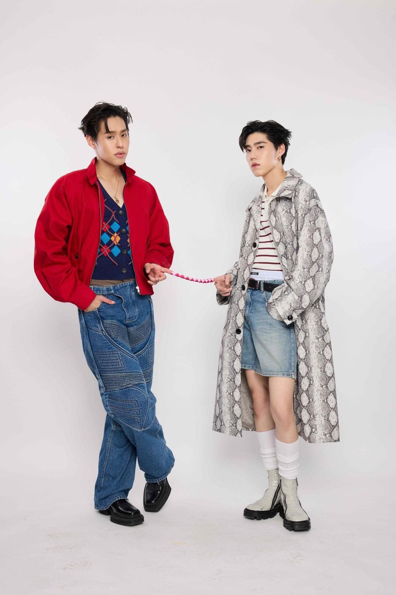 GREAT93_FM's tweet photo. #Billkin #ppkritt ปล่อยซิงเกิลคู่ในรอบ 4 ปี
ส่งเพลง “ยอม (Surrender) เผยโมเม้นต์ที่รักกันดีและตีกันทุกวัน
'ยอม' ทุกมัลติเวิร์สไปพร้อม ๆ กัน
ติดตามได้ทาง  YouTube: Billkin &amp; PP Krit Official https://t.co/00f7pGChd3

#BKPP_ยอมSurrender 
#PPKritEntertainment
#billkinppkritnewsingle https://t.co/3gT0IDsWMG