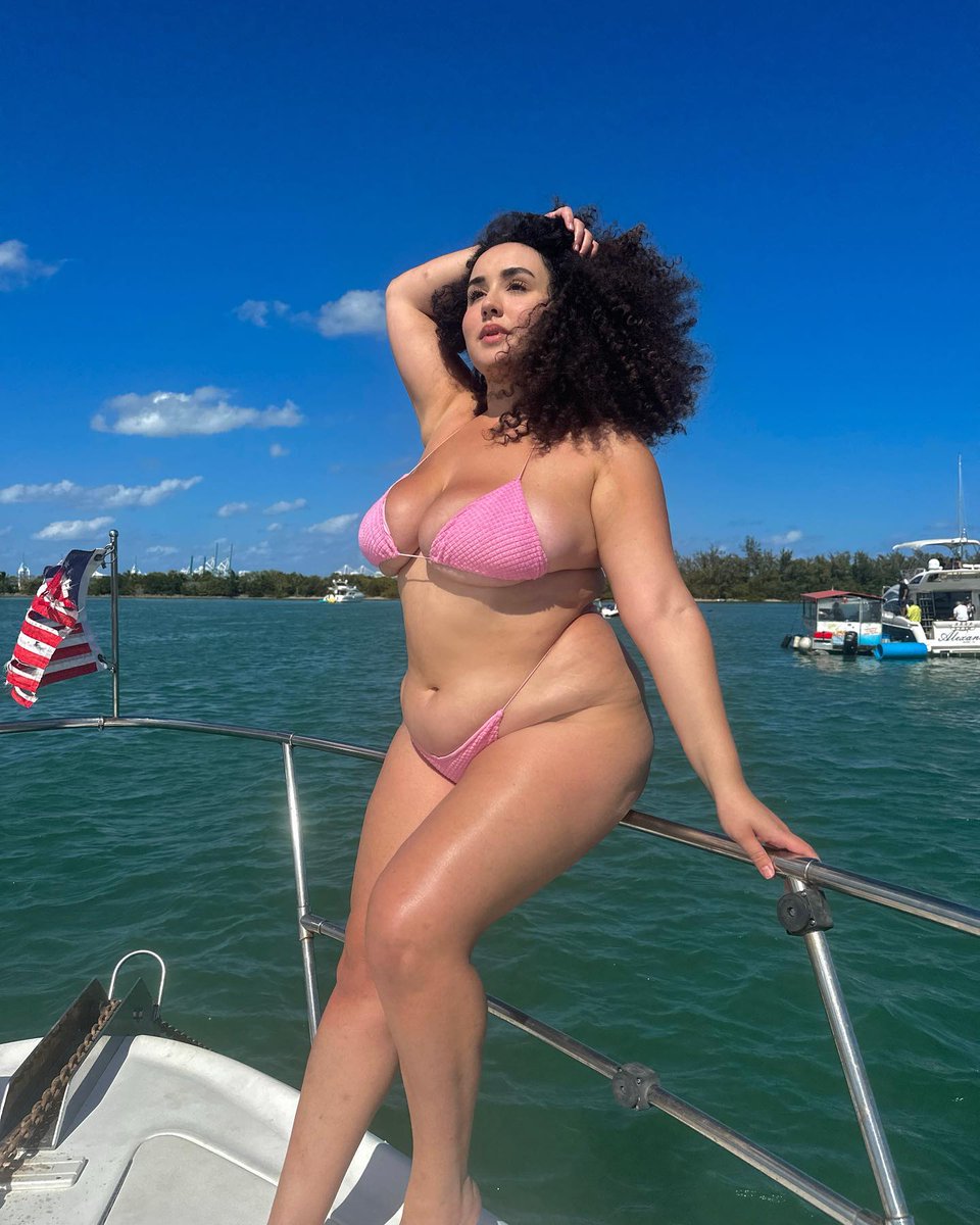 CuteModelsWorld tweet picture