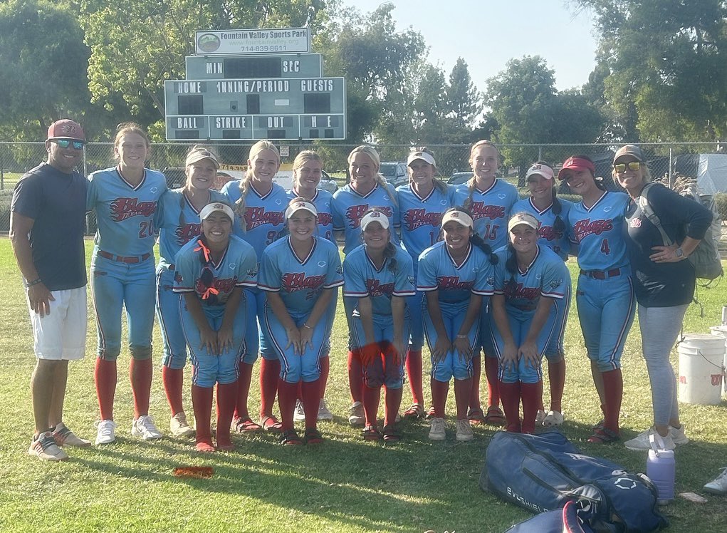 blazeunited18's tweet photo. This team right here played together as a team &amp; fought all week in the Premiere Bracket at PGF &amp; placed 9th out of 80 top teams in the nation. Thanks to Coach Cory, Coach Lauren, &amp; Coach Prinzo for pouring into these girls. Way to go! #pgfnationals2024 #bBlaze  #letsgoooo https://t.co/4TJHil37XO