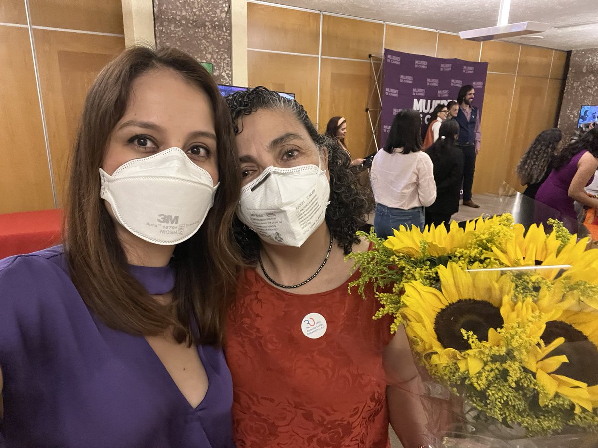 Mama_Godin's tweet photo. En #MamáGodín estamos muy orgullosas de @VeronicaAtMo directora de nuestra línea de #saludpública (ConCiencia ECAI)

La propuesta “No más #mujeres invisibilizadas por fatiga crónica” llegó a las finales de #MujeresDeCambio, el programa de fomento al emprendimiento de @DisruptivoTV 

De entre 228 participantes, Vero quedó entre las 12 finalistas. ¡Felicidades a todas las participantes!

Enhorabuena por la iniciativa @delcerrojuan @FomentoCulturAC
