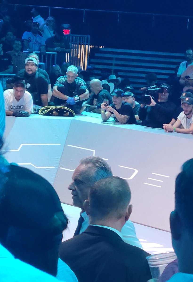 Daniel_G_Jones's tweet photo. Ringside with RFK jr and NEO at BTC2024 conference. https://t.co/gaV4VywTCH