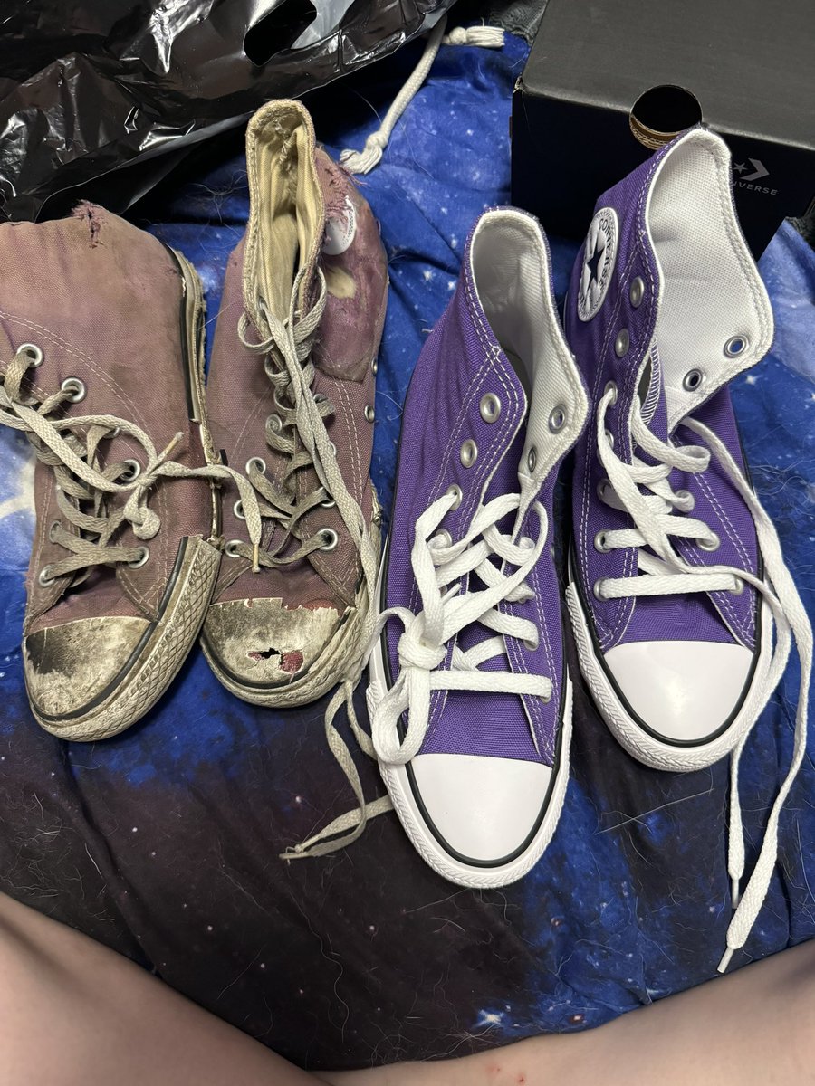 alltimekelley's tweet photo. After being on my feet for every single one of the thousands of concerts I have attended over the last 16 years, it’s time to retire them. Am I emotional over shoes right now? Yes I am. Thank you purple @Converse for being a constant in my best memories. On to the next pair! https://t.co/jP1AwIxCfa