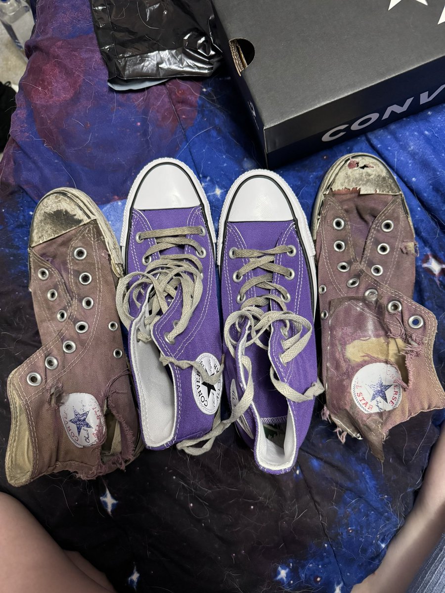 alltimekelley's tweet photo. After being on my feet for every single one of the thousands of concerts I have attended over the last 16 years, it’s time to retire them. Am I emotional over shoes right now? Yes I am. Thank you purple @Converse for being a constant in my best memories. On to the next pair! https://t.co/jP1AwIxCfa