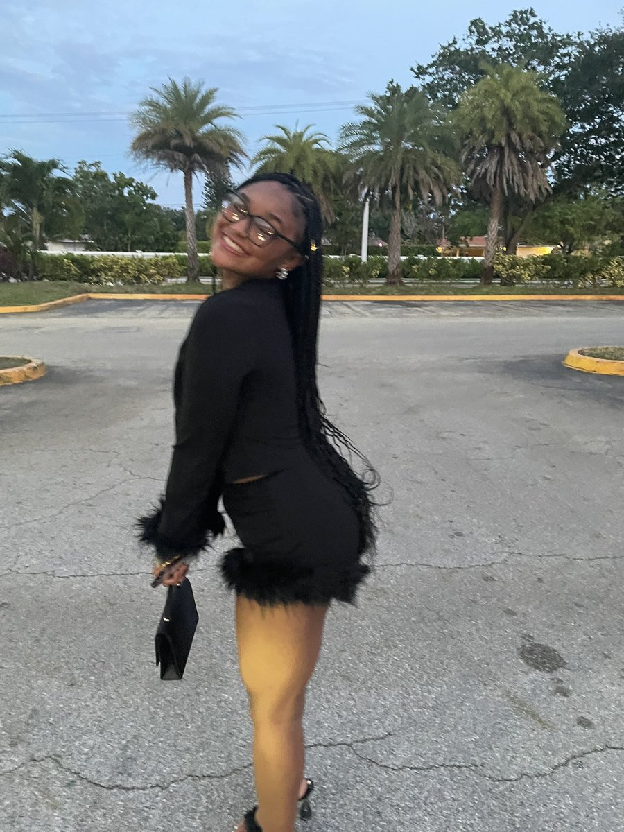 zhariiaaa's tweet photo. Still reminiscing about my Miami trip. https://t.co/xDOqZedJiA