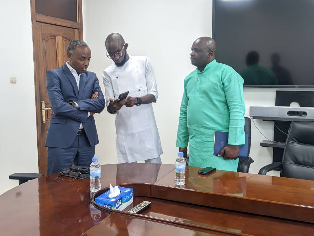 Samsonprolific's tweet photo. It was a great honour to have been hosted to a meeting by the Rwandan Minister of State for Agriculture, Hon. Eric Rwigamba at the Rwandan Ministry of Agriculture. 

We discussed various areas of interest for both @sFarmLab and the Rwandan government, including training ... https://t.co/8IGRBsYvpm