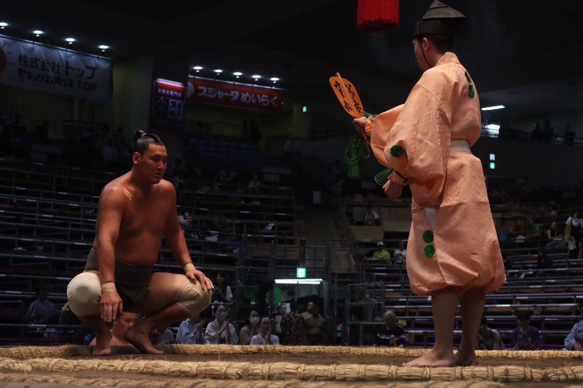 ＜十三日目の様子＞
序二段取組
聖白鵬（７戦全勝）　上手出し投げ　三島（６勝1敗）
聖白鵬は序二段優勝
#sumo #相撲 #七月場所 #名古屋場所