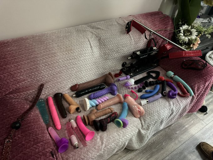 I don&rsquo;t need to go to the sex store. 🤭 I have it all at my house 😂😏 https://t.co/mz1msmisdv