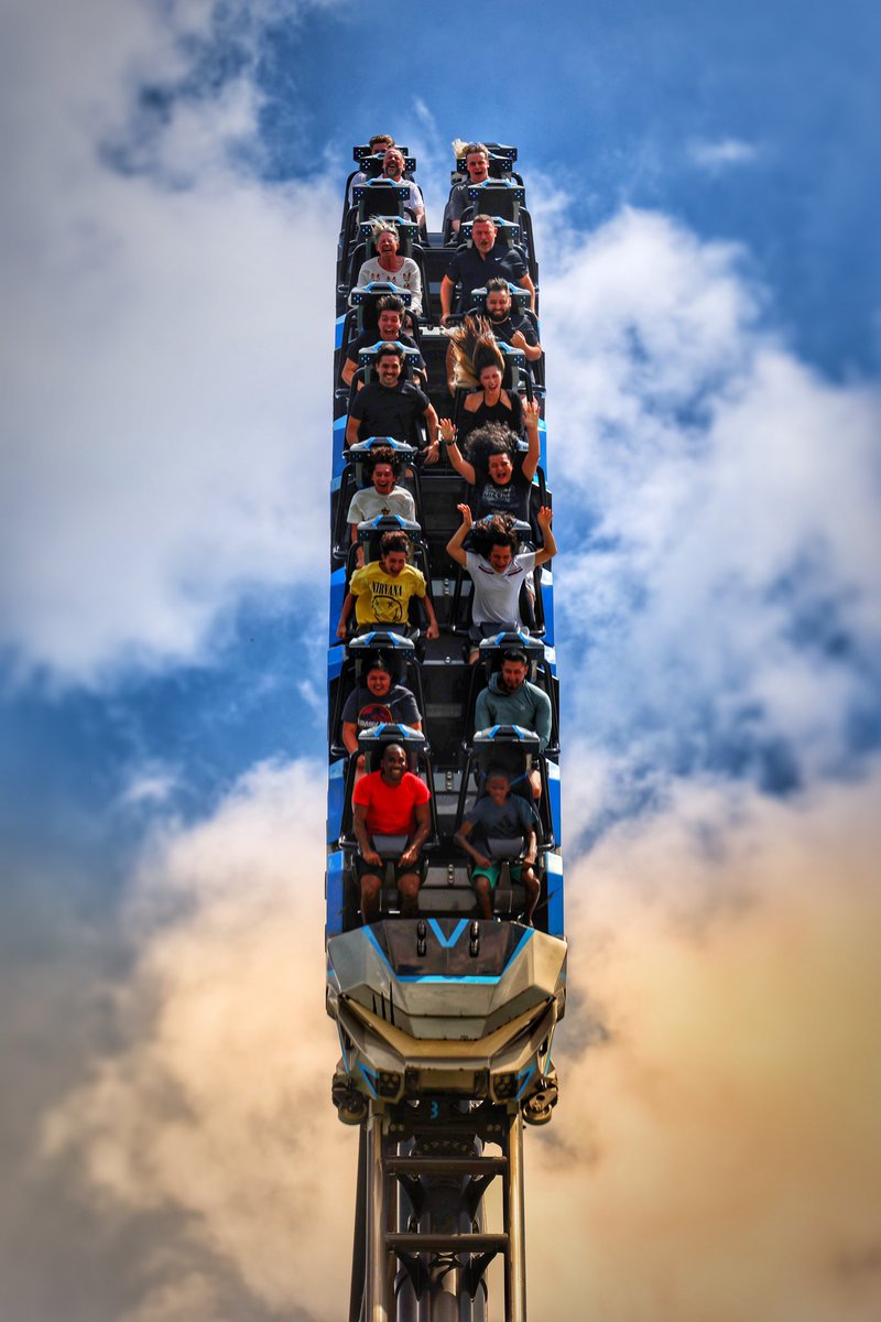 Step into the magic at Universal Studios Florida! Thrilling rides, enchanting shows, and endless fun for everyone. 🎢✨ #UniversalStudios #FloridaFun