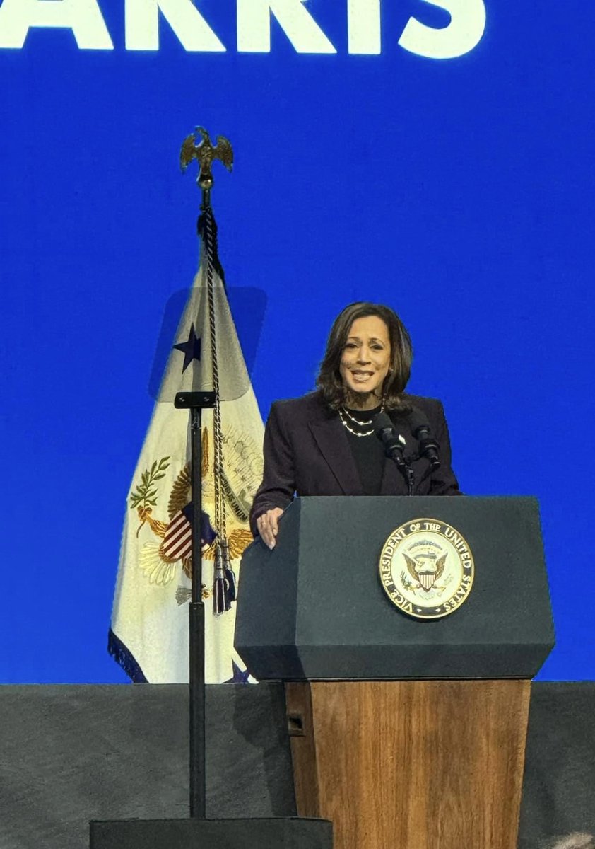 northside_aft's tweet image. Final day at the AFT Convention was inspiring! Our delegates were proud to hear Kamala Harris speak on her unwavering support for public education and educators. Together, we are #UnionStrong! 💪 #StandingWithLabor #RealSolutions