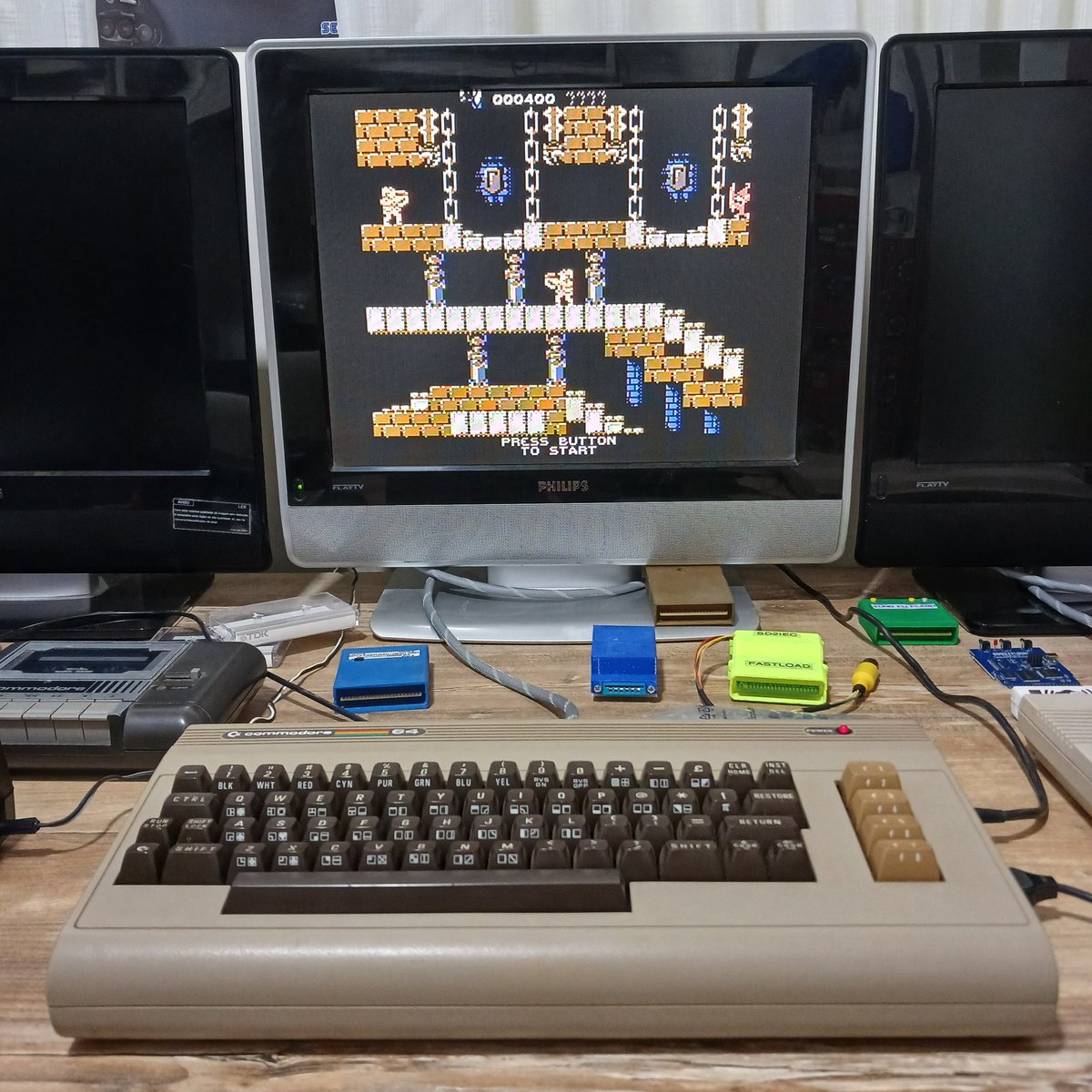 homecomputer_64's tweet photo. 🇦🇷 "Wolfling", juego homebrew para C64

🇺🇲 "Wolfling", a homebrew game for C64

#commodore64 #c64 #amiga500 #sinclairspectrum #retrogaming #8bit #16bit #homecomputer #retrogamer #retrocomputacion #atari #msx #amstrad #atarist #ti994A #commodore #c128 #commodore128 https://t.co/LgSQTC5yUw