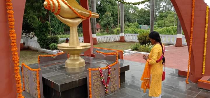 PratibhaBhapkar's tweet photo. कारगिल विजय दिवस की 25 वीं वर्षगांठ पर हार्दिक बधाई शुभकामनाएं 
वीर शहीदों को नमन 
#कारगिलविजयदिवस https://t.co/yDq0gUVbXc
