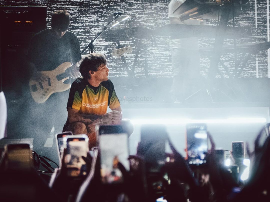 LouiesMedia's tweet photo. 📸 | Louis on stage for #AwayFromHomeFestival • #AFHFMerida
© lizdmtakesphotos https://t.co/EtZvJ4klR3