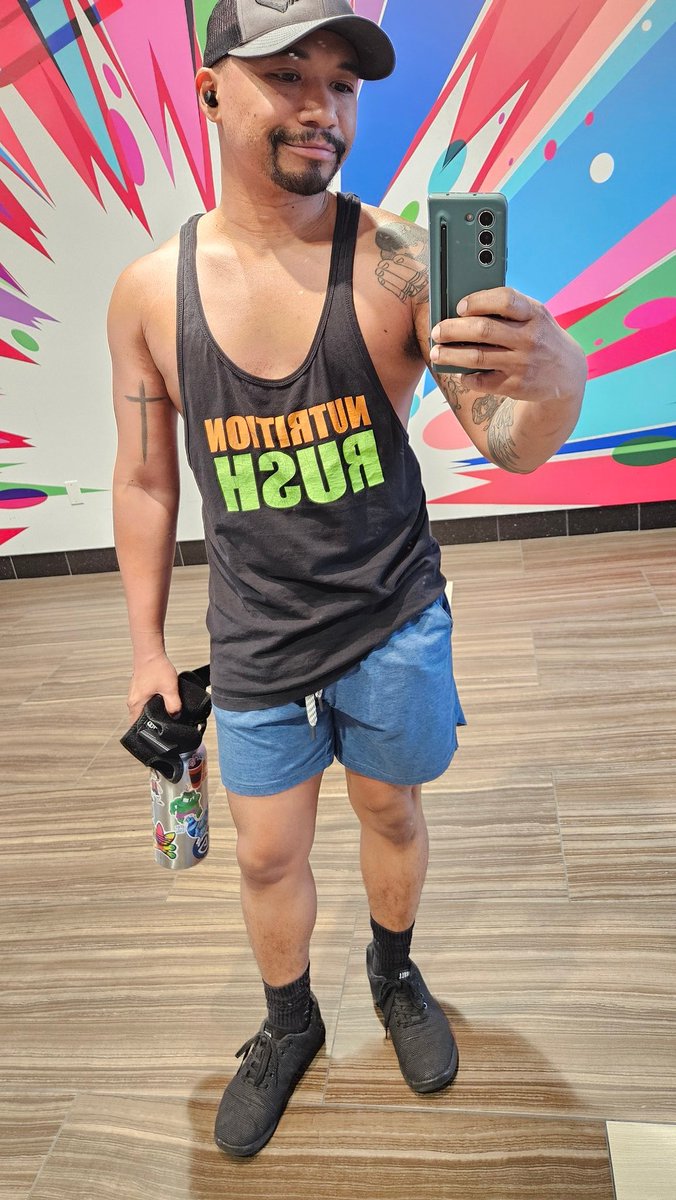 monkeetone's tweet photo. Finally got my sweat out the natural way #vegaslife https://t.co/J9AqW1UxBp