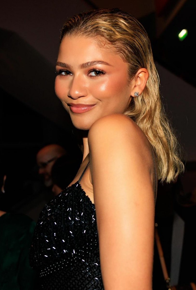 DAYASCHANl's tweet image. HER