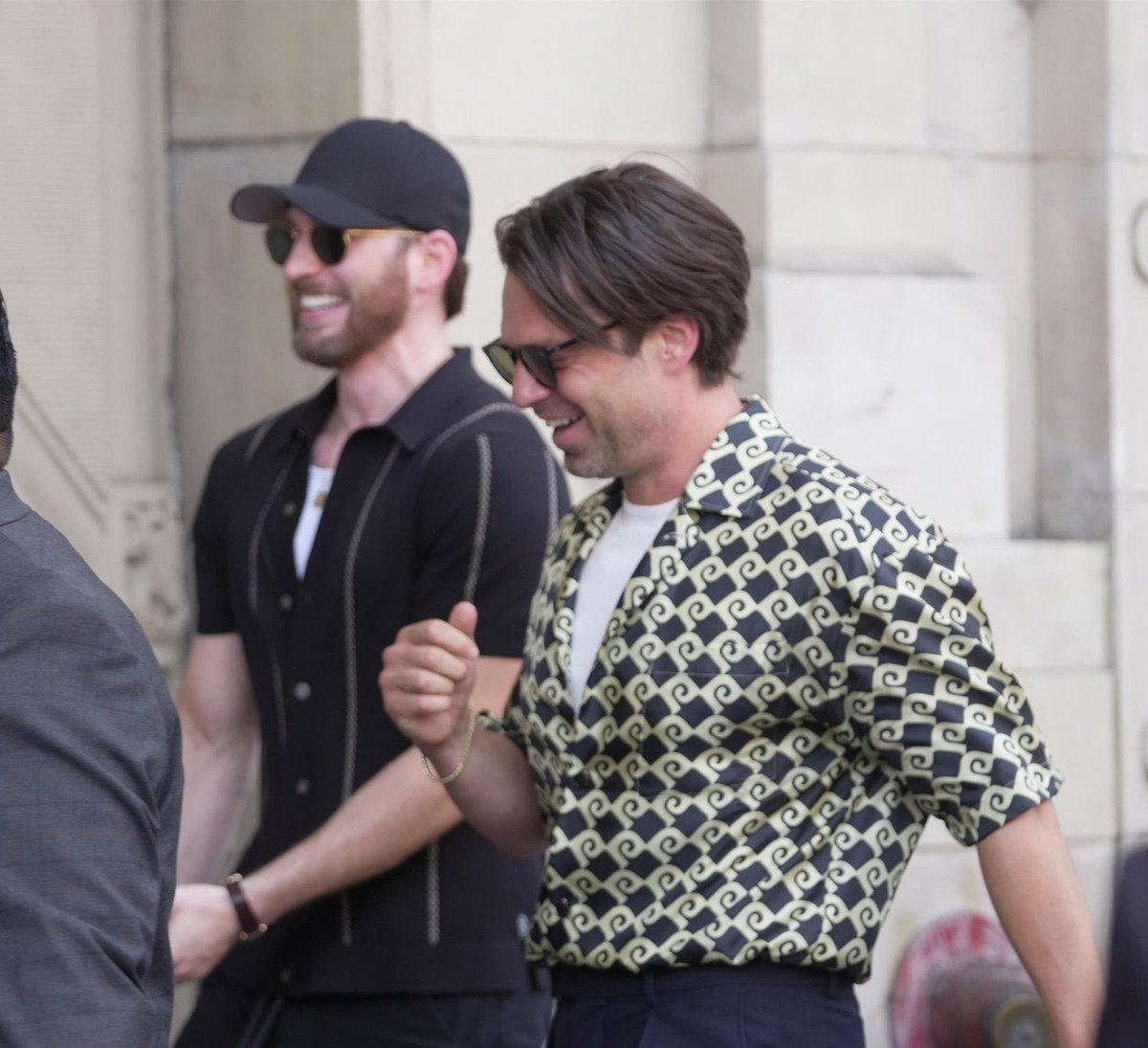 thinkersebstan's tweet photo. SEBASTIAN STAN AND CHRIS EVANS REUNION IN 2024 IS EVERYTHING https://t.co/EYMMkLfsLB