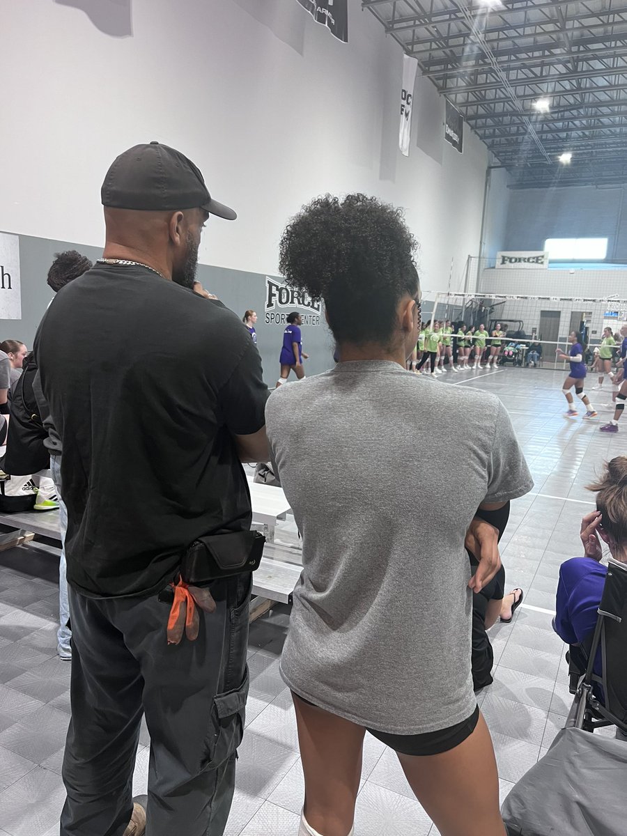 KhadijahBlue26's tweet photo. Summer League ✔️ Junior Szn grind begins😎 #classof2026 #steelehighschool #igetitfrommydaddy #readytowork #STVA https://t.co/GuilHAeP6k