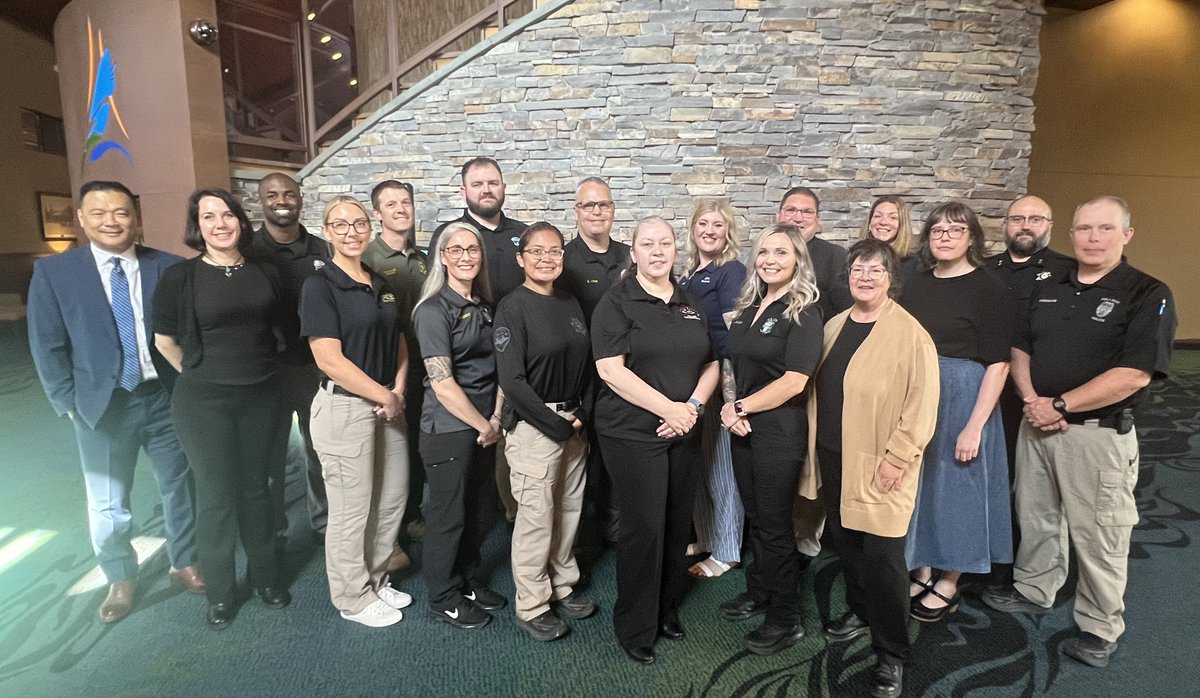 Congratulations to all the students who completed the <a href="/FBILEEDA/">FBI-LEEDA</a> Media and Public Relations course in Anacortes Washington!

Another amazing group shaping the future of communication. Q For more info on the course, click the link below. #FBILEEDA

fbileeda.org/page/MediaPubR…