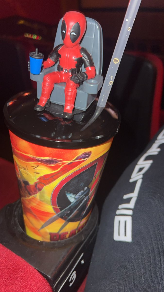 MystiicReal's tweet photo. Deadpool x Wolverine 🍿
#Deadpool #DeadpoolAndWolverine #Wolverine #WolverinePopcornBucket #RyanReynolds #Marvel #HughJackman https://t.co/NiuIvBDFt3