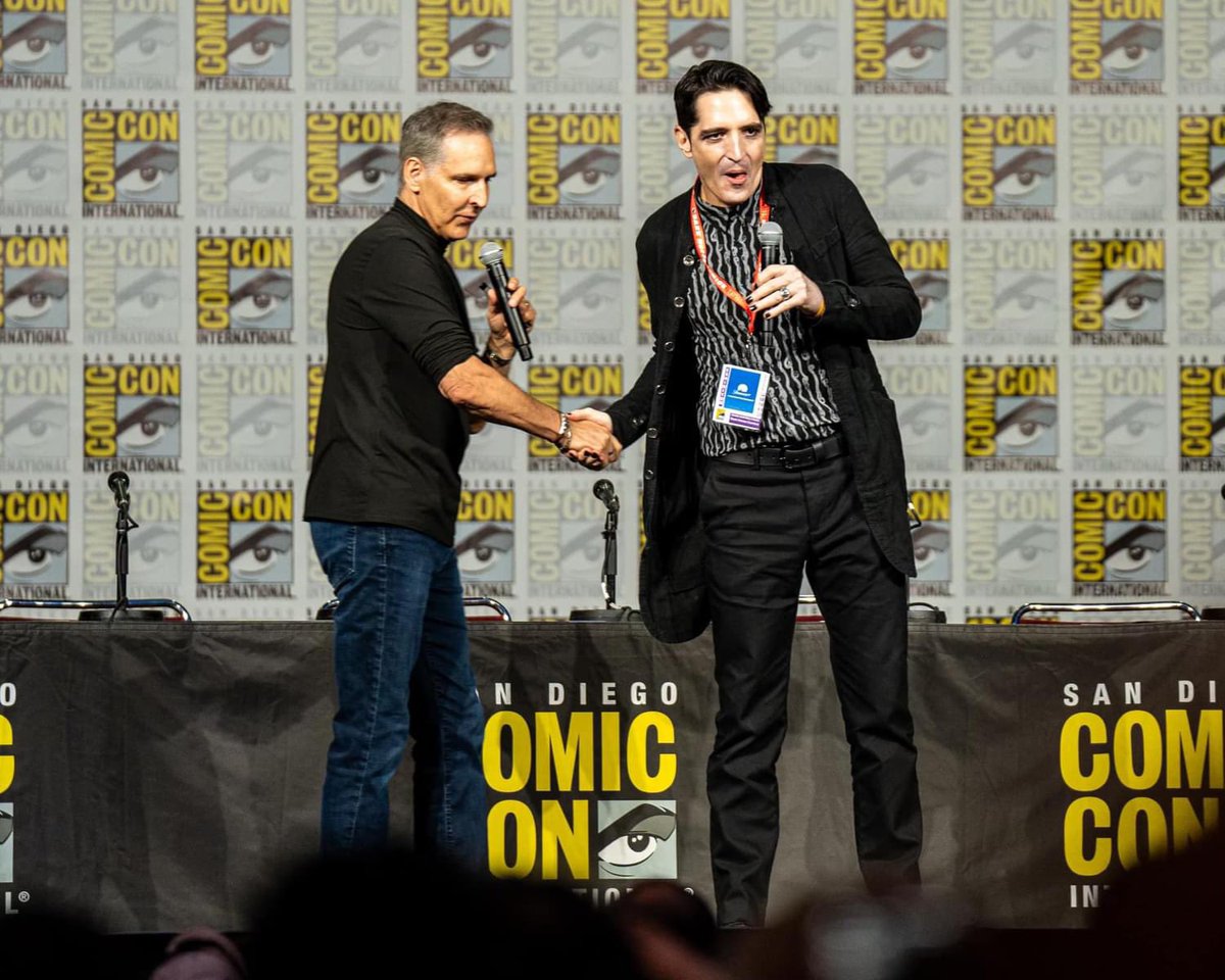 Critics Choice Awards tweet media