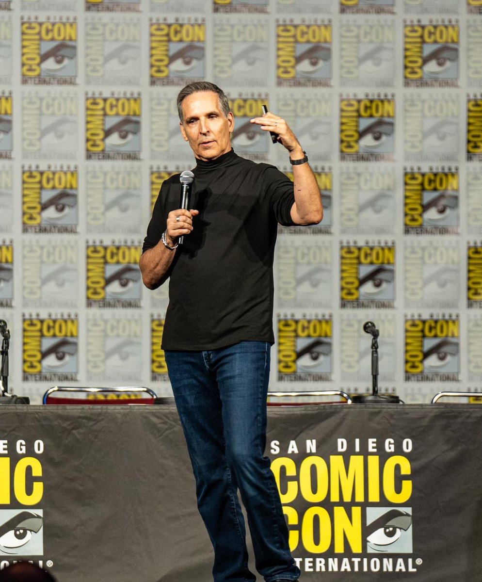 Critics Choice Awards tweet media