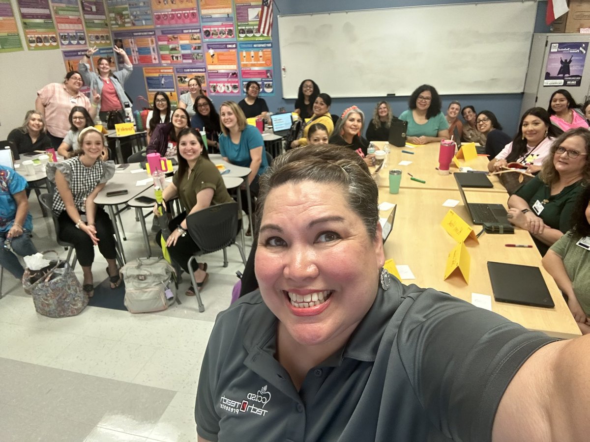 Monica Leal tweet media