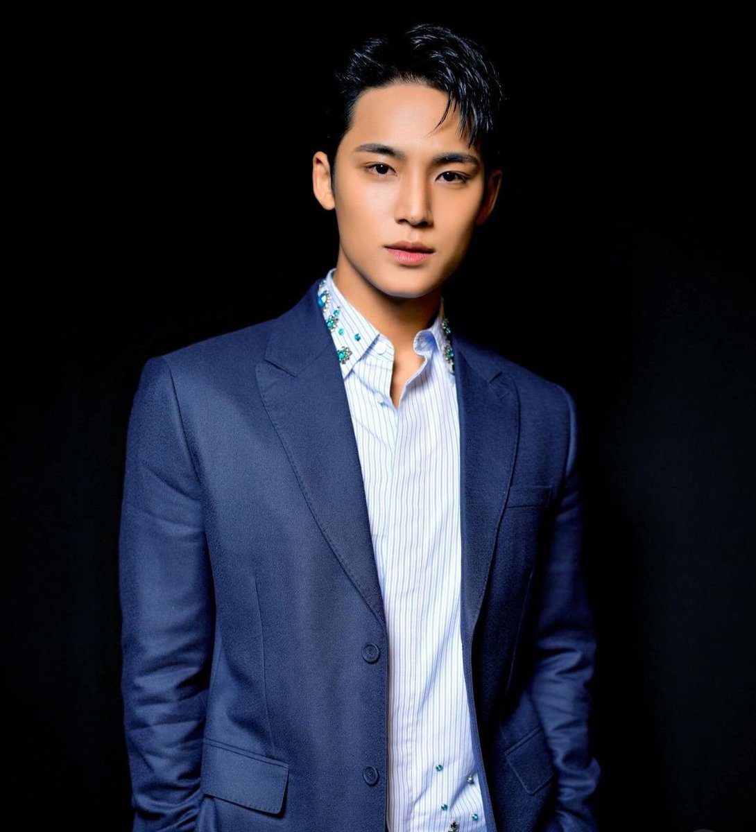 [INFO] #MINGYU is officially announced as the newest Global Ambassador of DIOR. 🐶

Kim Mingyu had attended the DIOR 2024 F/W Women's Collection Fashion Show last February and showcased his amazing visuals.  

MINGYU DIOR GLOBAL AMBASSADOR
#MINGYUxDIOR #민규_디올 #민규 <a href="/pledis_17/">세븐틴(SEVENTEEN)</a>