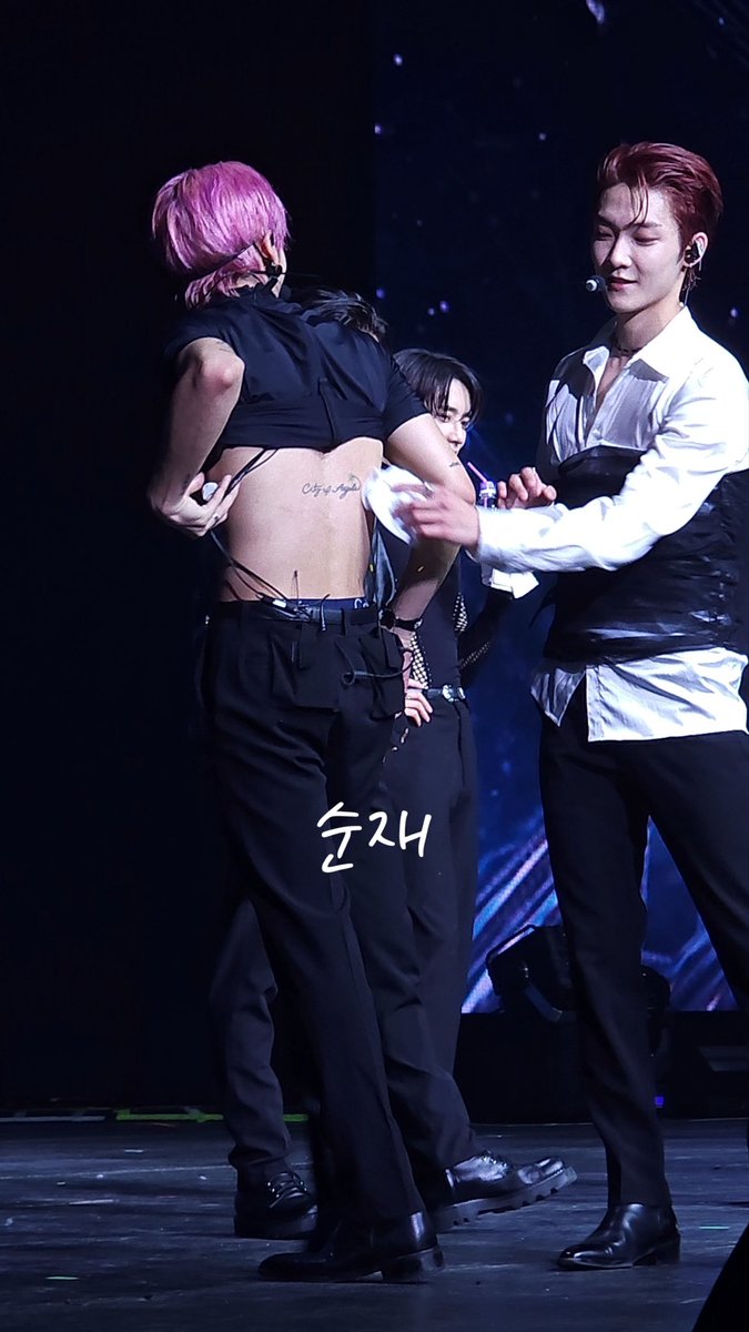 tbzwangdeuls's tweet photo. Eric finally revealed his back tattoo, ‘City of Angels’ ✨ https://t.co/FPTeHfKcF2