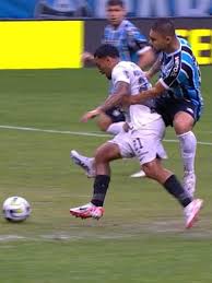 mcreations88's tweet photo. @TNTSportsBR Tadinho.. desse lance ngm lembra né https://t.co/wRLncYl8ef