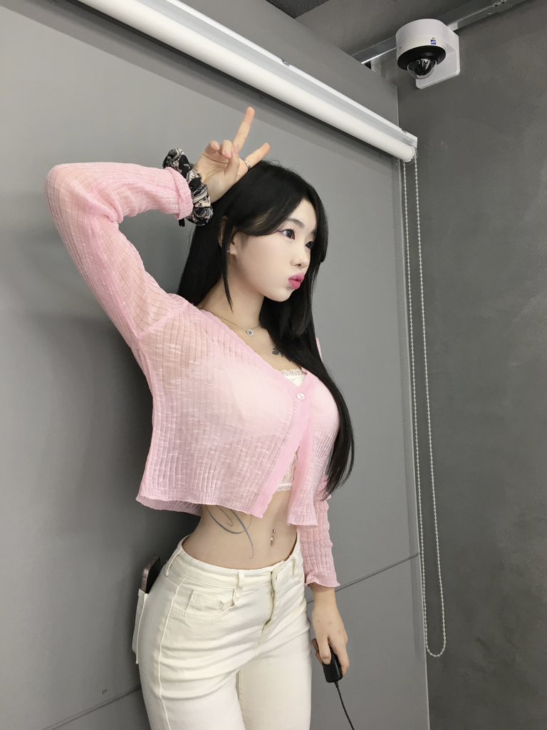 mlaowoO0's tweet photo. 오늘 좀 공주님이셔
#일상계 #섹트 #맘눌뎀 https://t.co/xODeRd1CYr