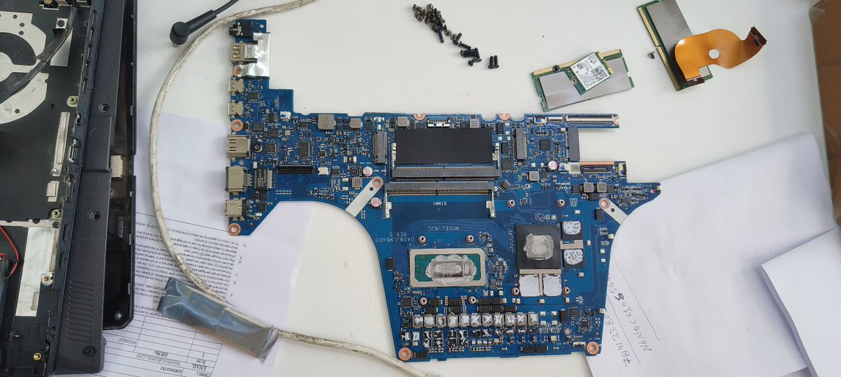Nitin2143143's tweet photo. @ASUSIndia please i request everyone to not to buy Asus laptop because their build quality is very bad and there are lot of issues please don't waste your money 
@ASUS https://t.co/hLARuHWF4m