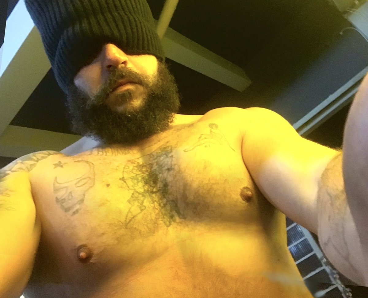 kingrasado's tweet photo. Pump das tetas https://t.co/UmKUtilqVn