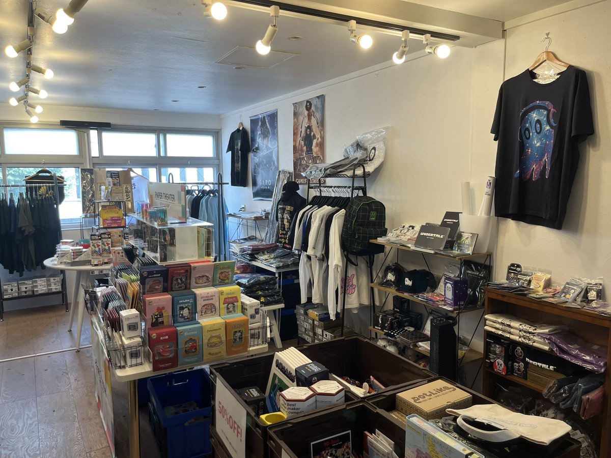 CONTROLLER011's tweet photo. CONTROLLER COMPANY
7/26 13:00~19:00OPENです！

GAMES GLORIOUS POPUPSHOPでは、#ゴジラ、#RRR、#牙狼展 の商品発売中です！
ペーパーシアターPOPUPSHOPも好評延長中！

処分セールも好評開催中です！
商品追加中！

店舗は今週末7/28(日)で営業終了ですので、この機会にご来店お待ちしてます！ https://t.co/wdshpvX3Ql