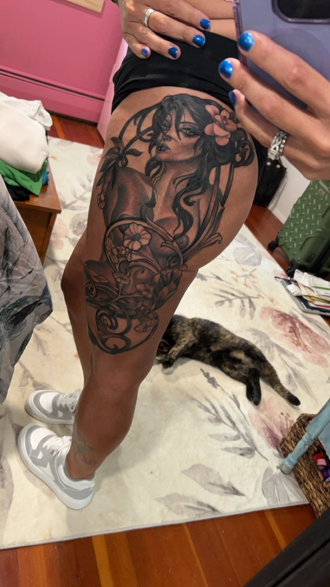 ShaunaLeaaa's tweet photo. Follow and R/T

Finally got it finished up for now! 
❤️❤️ everything about it! 
#tattedgirls
#aintshecute
#onlyfansbabe 
#ContentCreator 
#onlyfansmodel https://t.co/dj6Em7mhoQ