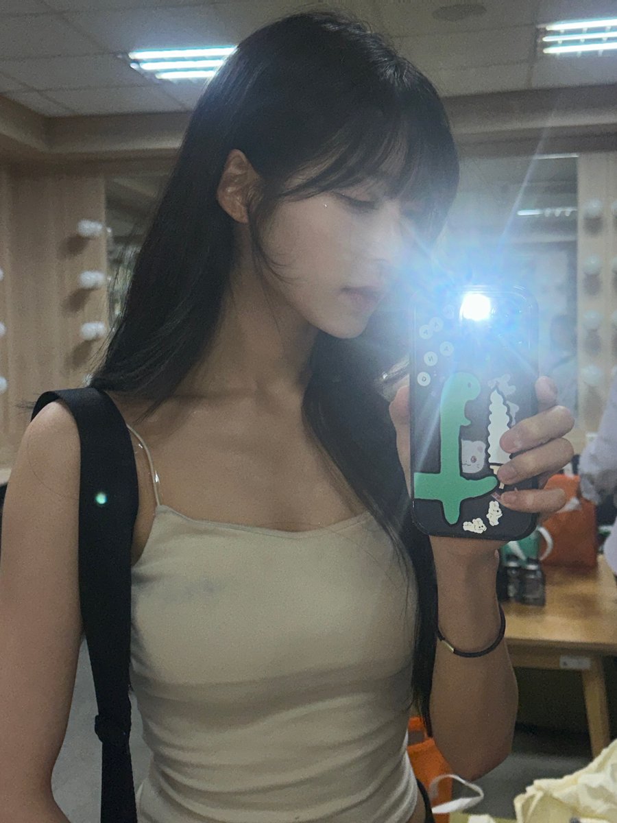 member_classy's tweet photo. [#형서] 

짧아진 앞머리🤨

#CLASSy #클라씨
#HYUNGSEO https://t.co/jD0Hr8hkYE