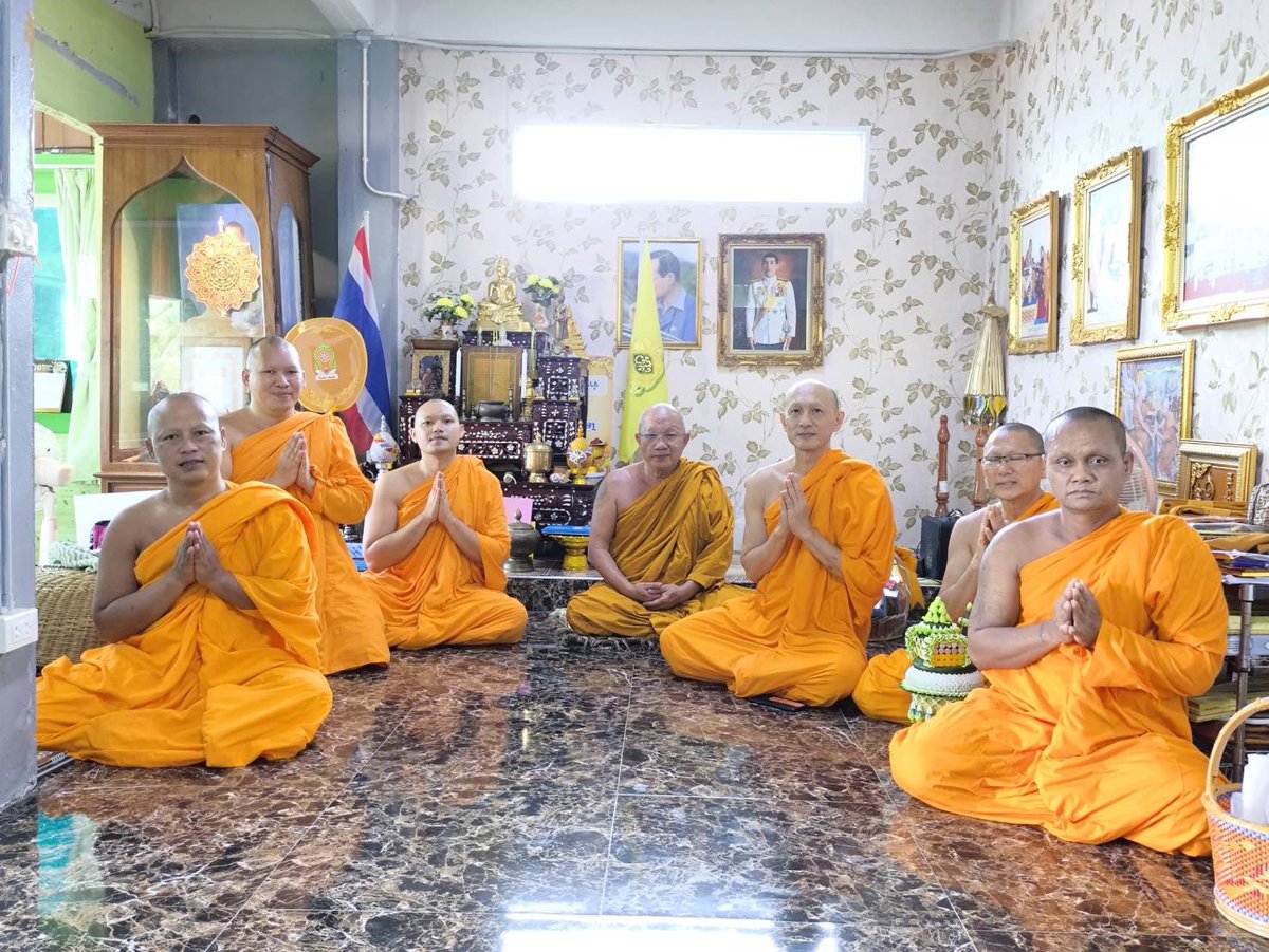 Psanitwong's tweet photo. เมื่อวันที่ 25 กรกฎาคม พ.ศ 2567 คณะสงฆ์จากศูนย์ปฏิบัติธรรมเขา���ิชฌกูฏ จันทบุรี
ได้กระทำสามีจิกรรมแด่พระผู้ใหญ่ ในอำเภอเขาคิชฌกูฏ
เนื่องในเทศกาลเข้าพรรษา
โดยได้กราบถวายสักการะ สามีจิกรรมและถวายรายงานภาพรวมการดำเนินงานเผยแผ่พระพุทธศาสนาของวัดพระธรรมกายแด่พระวชิรกิจจากร (หลวงปู่นงค์) เจ้าอาวาสวัดทุ่งตาอิน ที่ปรึกษาเจ้าคณะตำบลพลวง

กราบถวายพระครูพุทธบทบริบาล เจ้าอาวาสวัดพลวง เจ้าคณะอำเภอเขาคิชฌกูฏ

กราบถวายพระครูพิพิธพัฒนการ เจ้าอาวาสวัดท่าอุดม รองเจ้าคณะอำเภอเขาคิชฌกูฏ

กราบถวายพระครูสุวรรณวิสุทธิวงศ์ เจ้าอาวาสวัดสุวรรณคัรีราม เจ้าคณะตำบลพลวง

การทำสามีจิกรรมหรือทำว���ตรพระผู้ใหญ่ เพื่อถวายความเคารพต่อครูบาอาจารย์ตามประเพณีของคณะสงฆ์ในช่วงเข้าพรรษา สร้างความสามัคคีในหมู่สงฆ์ ได้มีโอกาสขอขอมาพระมหาเถระ ได้รับศีลรับพร และรับโอวาทเป็นแนวทางในการปฏิบัติตนและทำงานพระศาสนาต่อไป