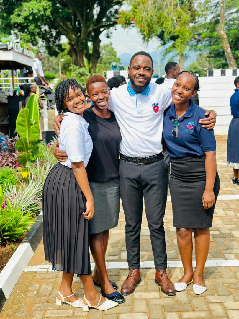 Musdaa_Mubs's tweet photo. Good morning comrades from  @GiftAsasir3780 @AmoitMavis @XLBENEDICT . The MUSDAA-BS team representing in Mbale for the PCM RETREAT. https://t.co/tzoXZu51ug