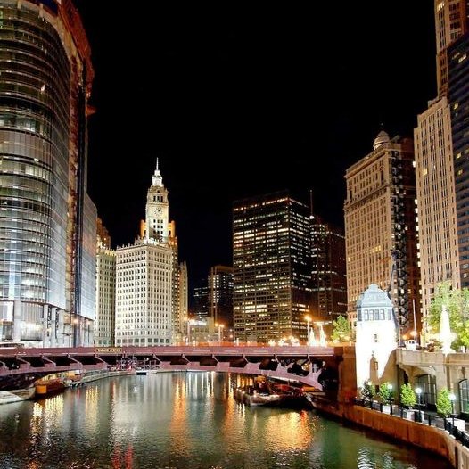 SafiChoudary's tweet photo. Enjoying with family Beautiful Night, Chicago IL
#Chicago #StunningNight #IL https://t.co/0Gg7gZhVhf