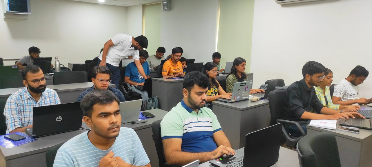 lamprosdao's tweet photo. The second build session explored advanced topics, including the innovative @arbitrum Stylus SDK. 

Students got hands-on experience with Stylus, learned about on-chain deployment processes, and discovered the potential of multi-language interoperability. https://t.co/osW9LsQria