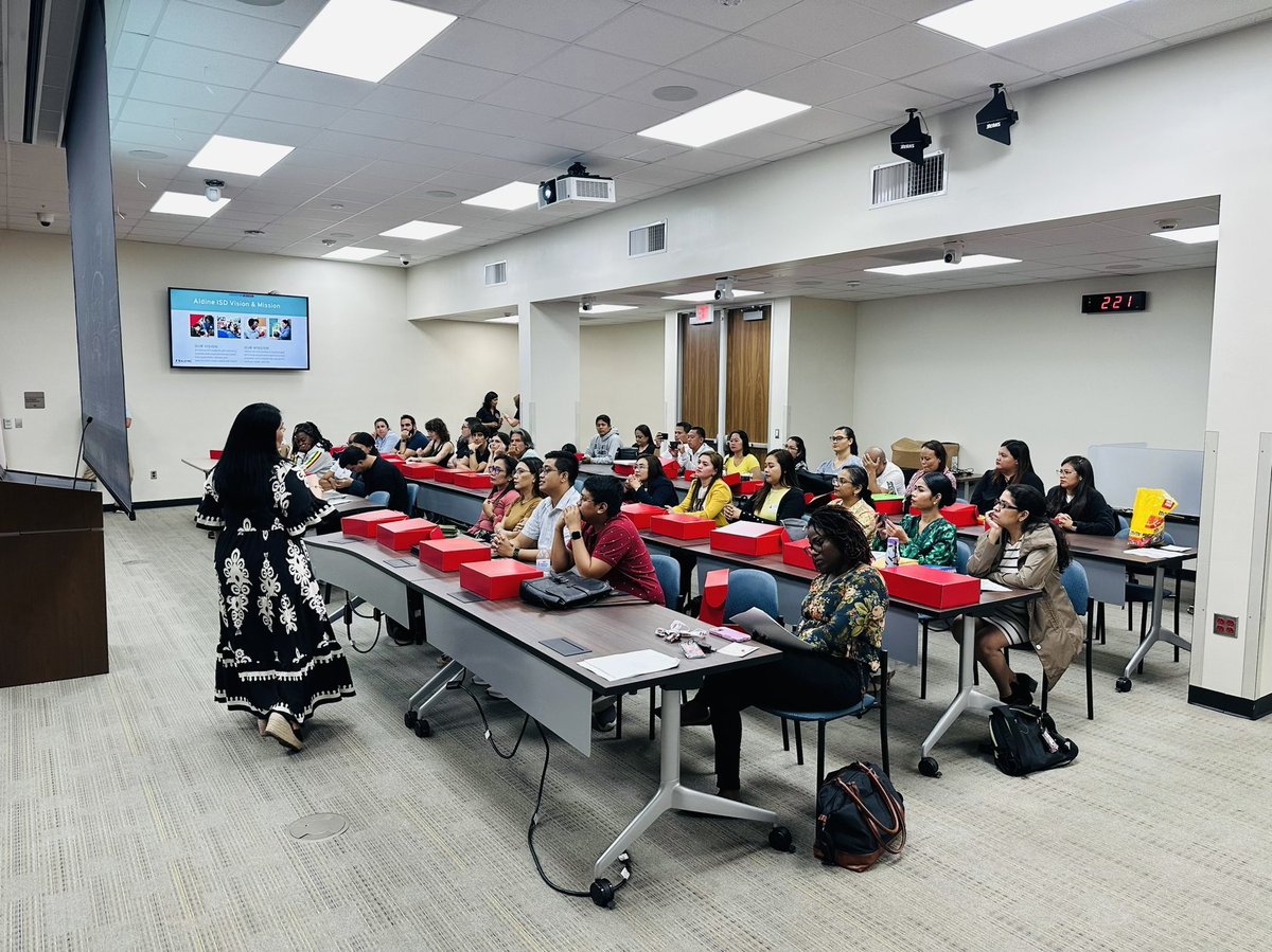 Nochoa_edu's tweet photo. Finally, we have the chance to meet and welcome our international teachers in person! We are thrilled to support you as you make Houston and Aldine ISD your new home. As I oversee your time here, I am genuinely excited to see the incredible impact you will make in our schools.#HR https://t.co/CnLsZWtCDR