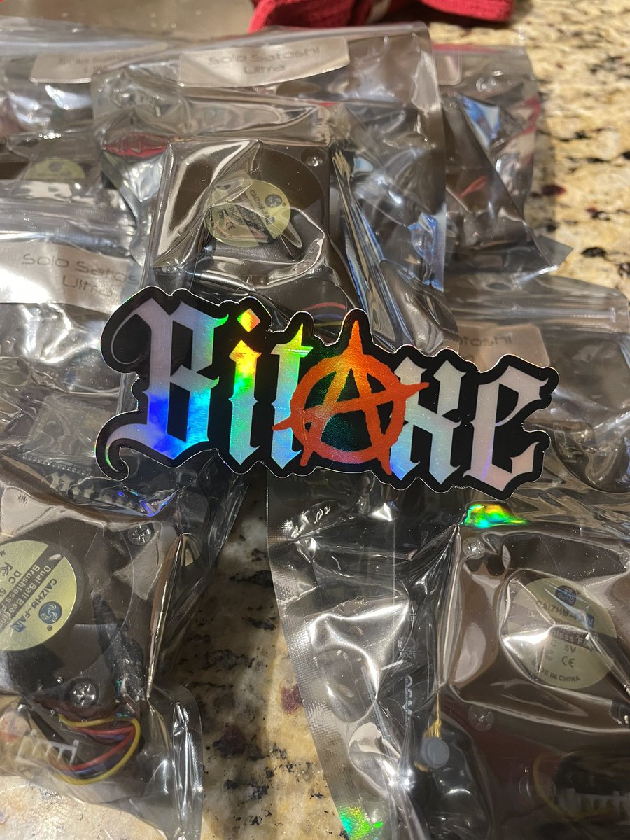 601dawg's tweet photo. It was like Xmas when I got home from work 🙌 I received 5 Ultras from the fellas at @SoloSatoshi 💪🔥🚀 #BitaxeArmy https://t.co/nj2jEqK8uw